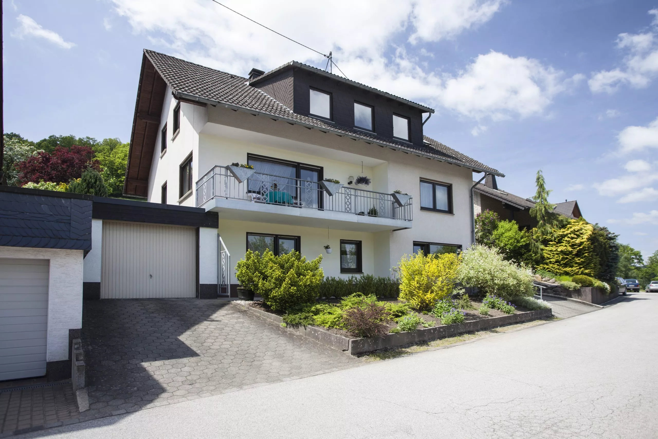 Volksbank immoXperten GmbH & Co. KG - Immobilienangebot - 57368 Lennestadt - Grevenbrück - Einfamilienhaus mit Einliegerwohnung - Familiendomizil in Top-Lage in Grevenbrück!