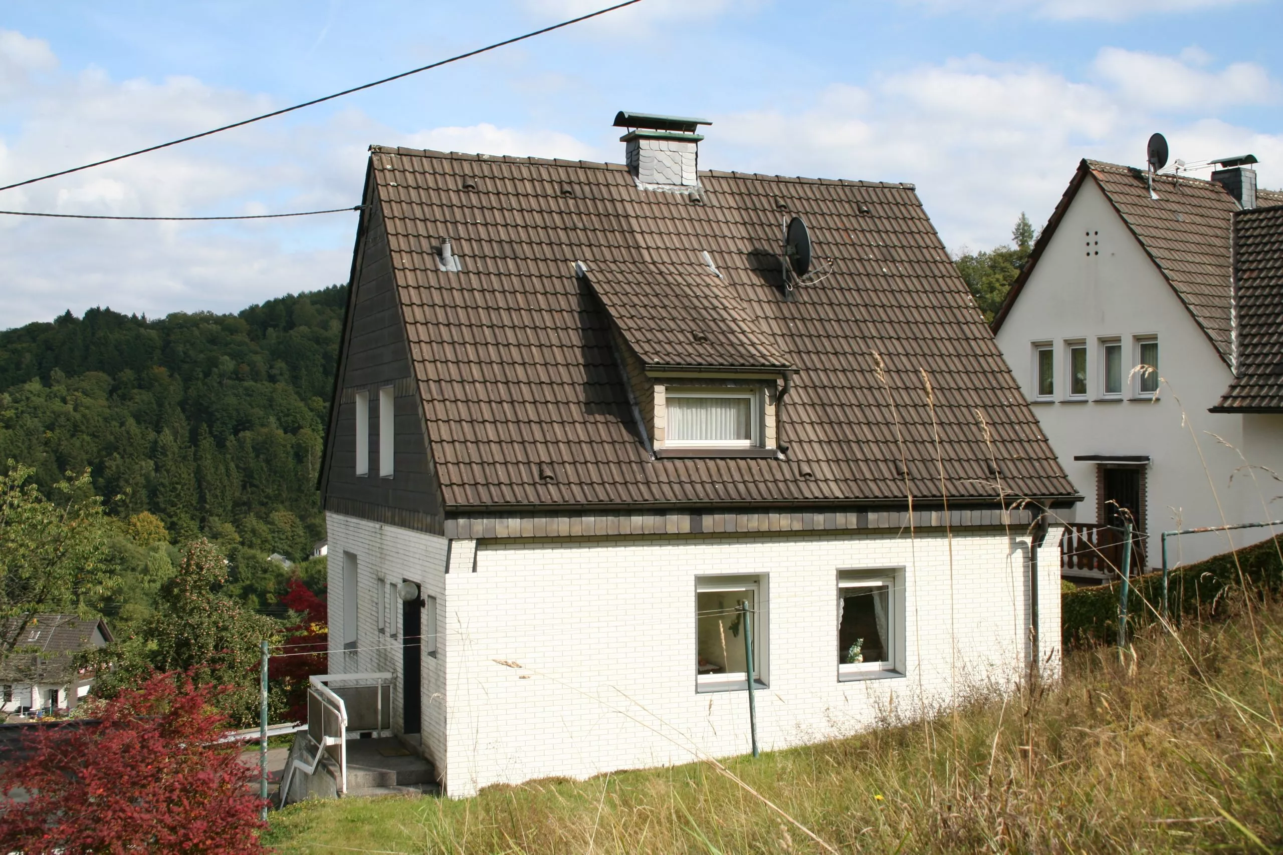 Volksbank immoXperten GmbH & Co. KG - Immobilienangebot - 57439 Attendorn - Lichtringhausen - Häuser - Gemütliches Wohnhaus im Grünen!