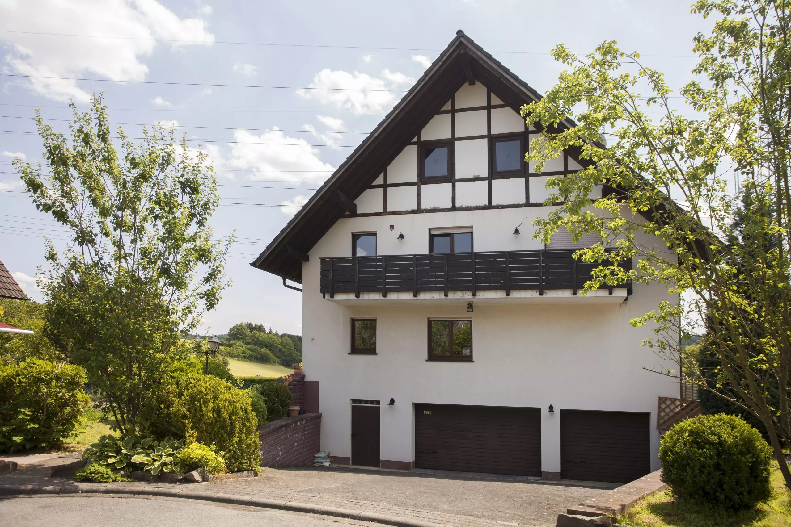 Volksbank immoXperten GmbH & Co. KG - Immobilienangebot - 57439 Attendorn - Helden - Häuser - Jede Menge Platz - Ein- bis Zweifamilienwohnhaus in Helden!
