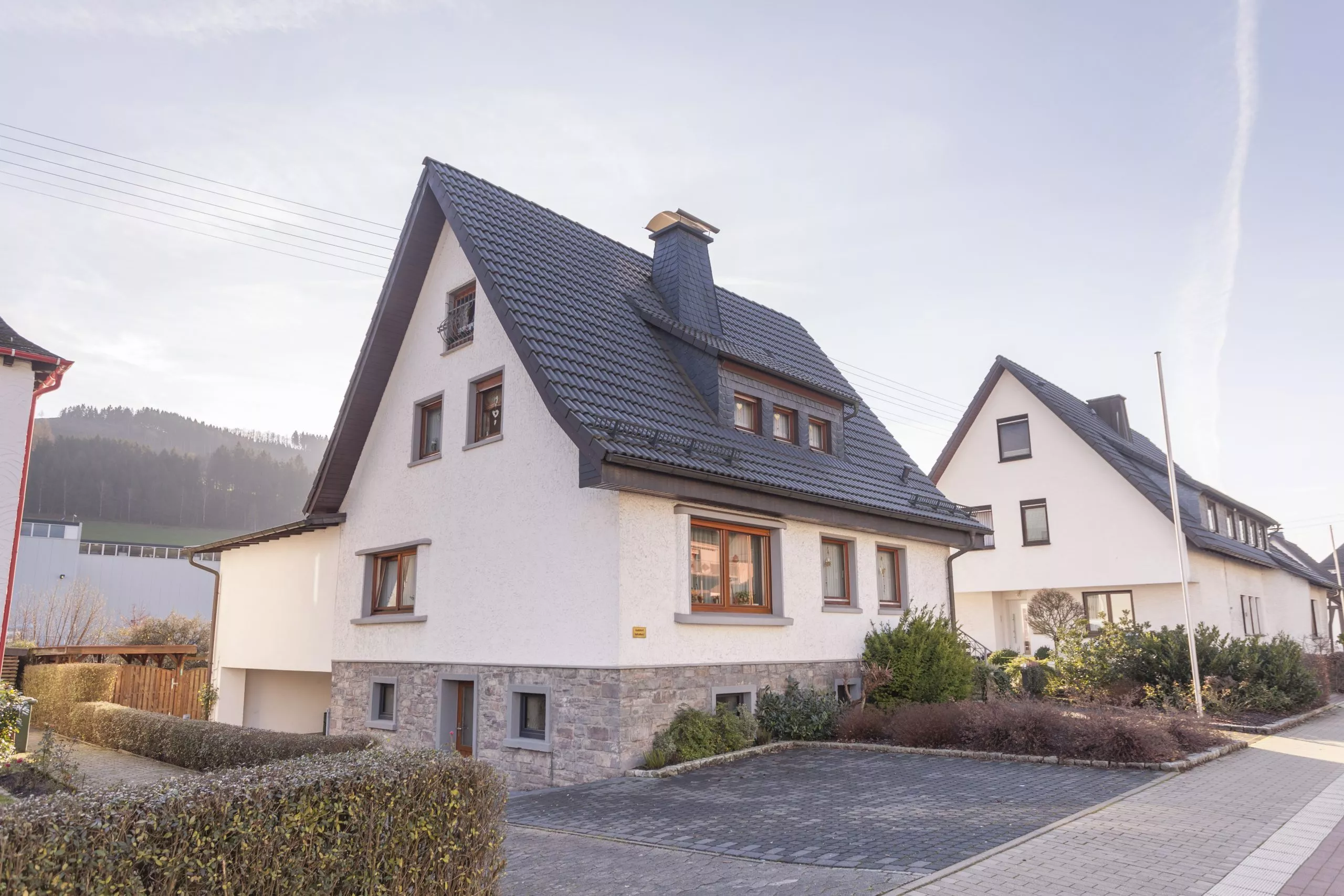 Volksbank immoXperten GmbH & Co. KG - Immobilienangebot - 57368 Lennestadt - Elspe - Zweifamilienhaus - *NEU*: Flexibel nutzbares Ein- bis Zweifamilienhaus in Elspe!