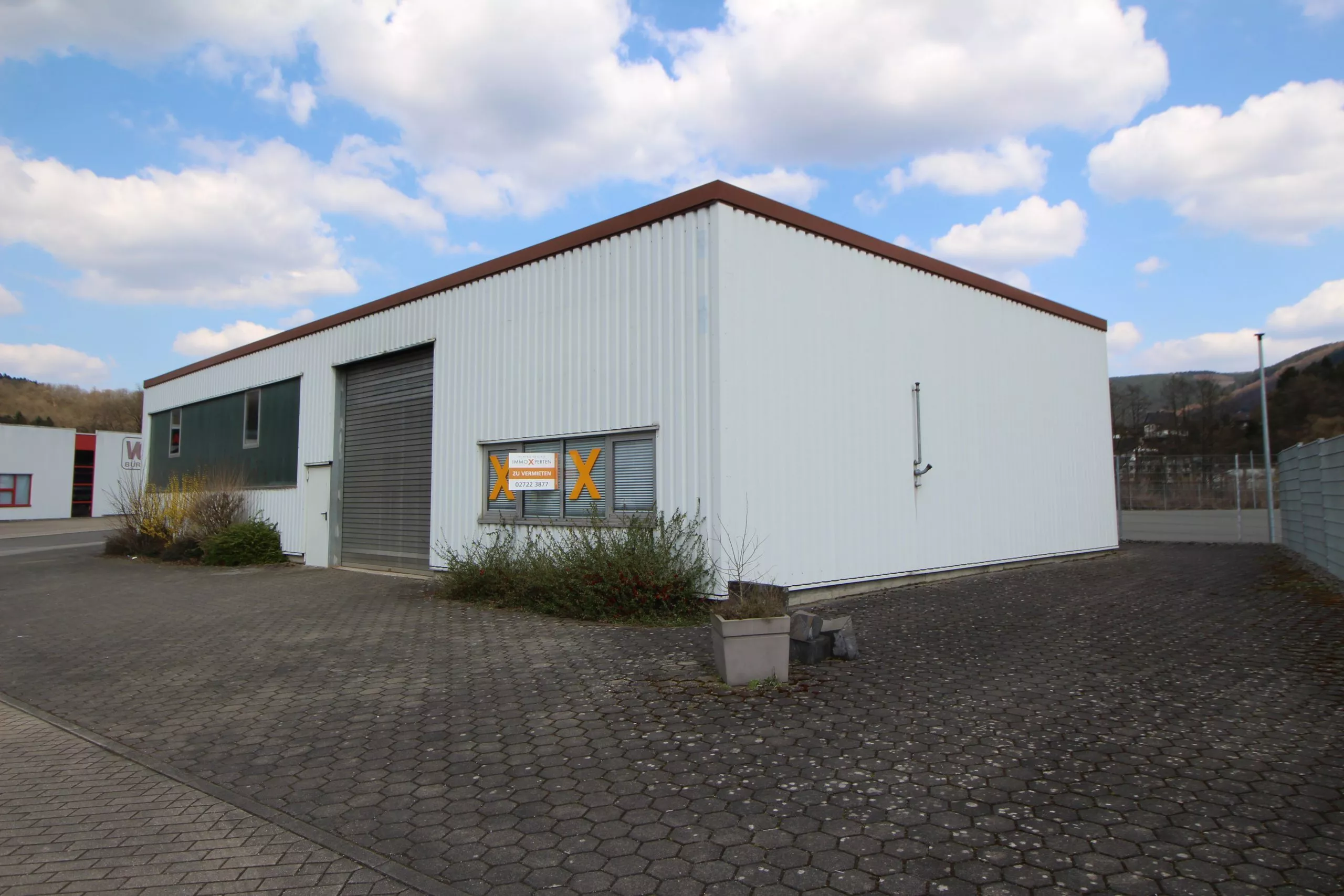 Volksbank immoXperten GmbH & Co. KG - Immobilienangebot - 57413 Finnentrop - Finnentrop - Industriehalle - *NEU*: Sofort verfügbar! - Gewerbehalle in guter Lage im Industriegebiet Finnentrop zu vermieten!