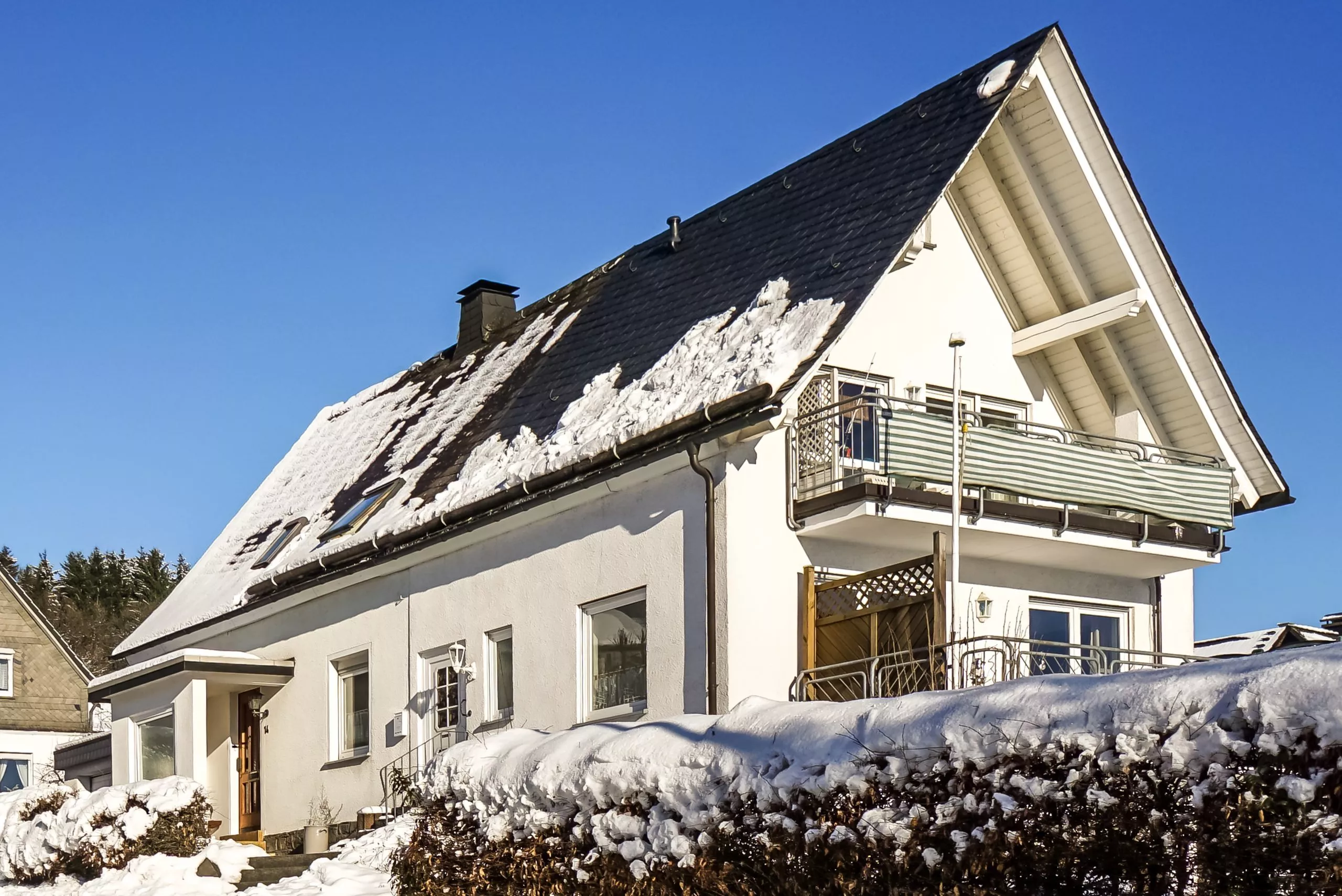 Volksbank immoXperten GmbH & Co. KG - Immobilienangebot - 57462 Olpe - Rüblinghausen - Häuser - Wohnhaus mit 2 Wohnungen und großem Garten in Olpe-Rüblinghausen!