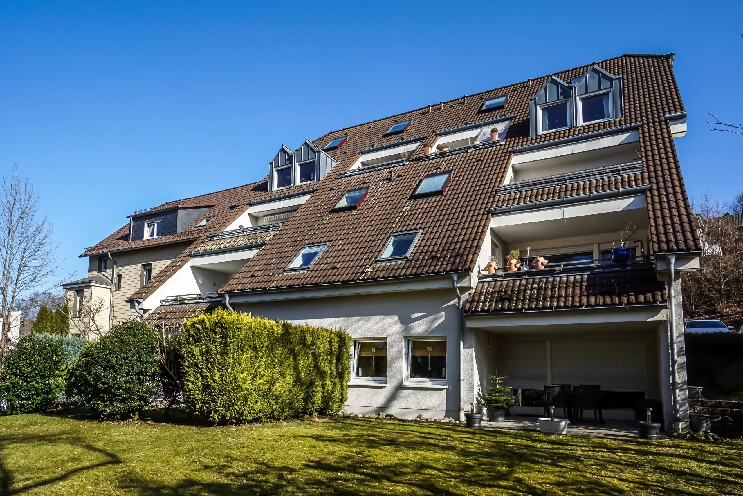 Volksbank immoXperten GmbH & Co. KG - Immobilienangebot - 57462 Olpe - Olpe-Ort - Wohnungen - Über den Dächern von Olpe! 4 Zimmer Maisonette-Eigentumswohnung mit Blick ins Grüne!