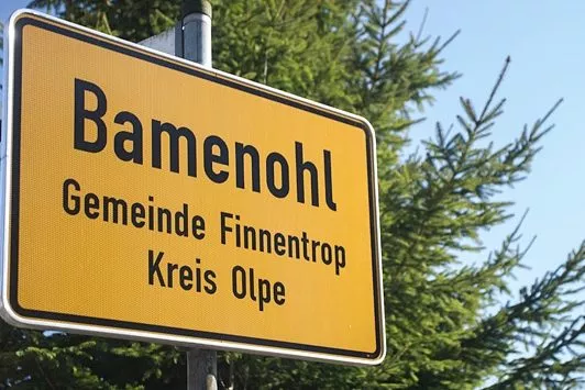 Volksbank immoXperten GmbH & Co. KG - Immobilienangebot - 57413 Finnentrop - Bamenohl - Dachgeschosswohnung - Einziehen und Wohlfühlen - großzügige Singlewohnung mit Sonnenbalkon in Bamenohl!