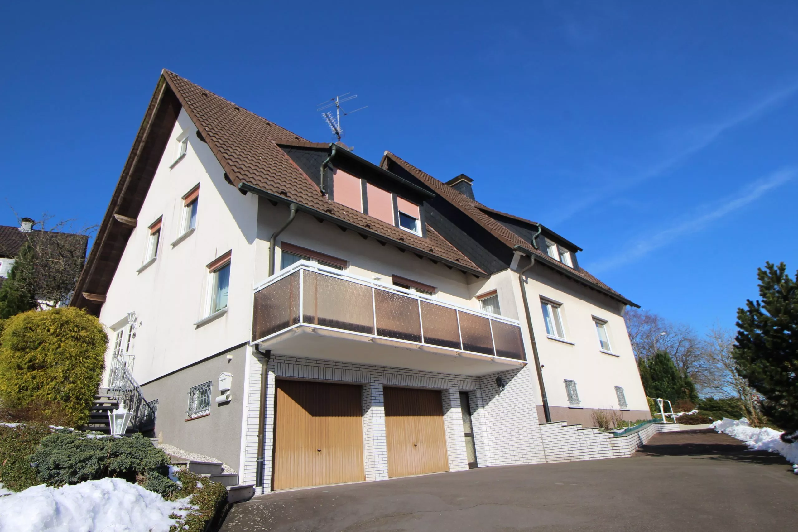 Volksbank immoXperten GmbH & Co. KG - Immobilienangebot - 57439 Attendorn - Attendorn - Zweifamilienhaus - +++NEU+++Zwei auf einen Schlag !-Wohnhaus der Möglichkeiten in Attendorn!