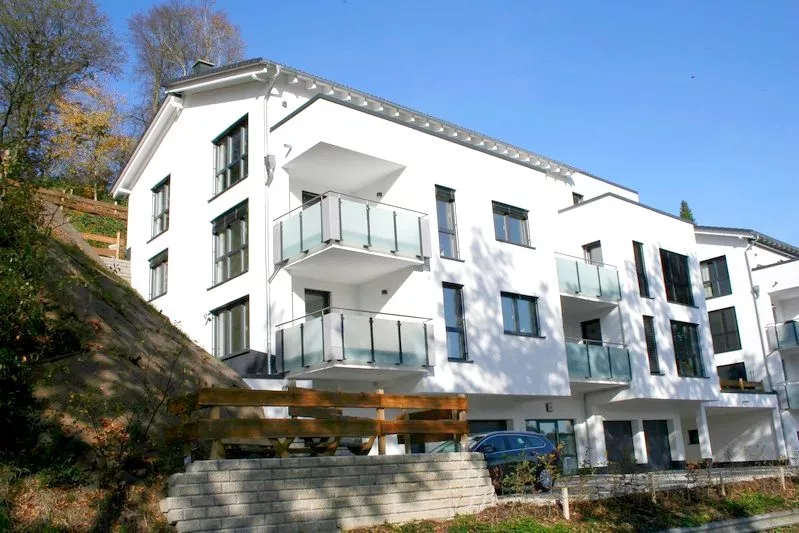 Volksbank immoXperten GmbH & Co. KG - Immobilienangebot - 57462 Olpe - Olpe-Ort - Wohnungen - Worauf warten? Neubau-Eigentumswohnung mit Stadtblick über Olpe!