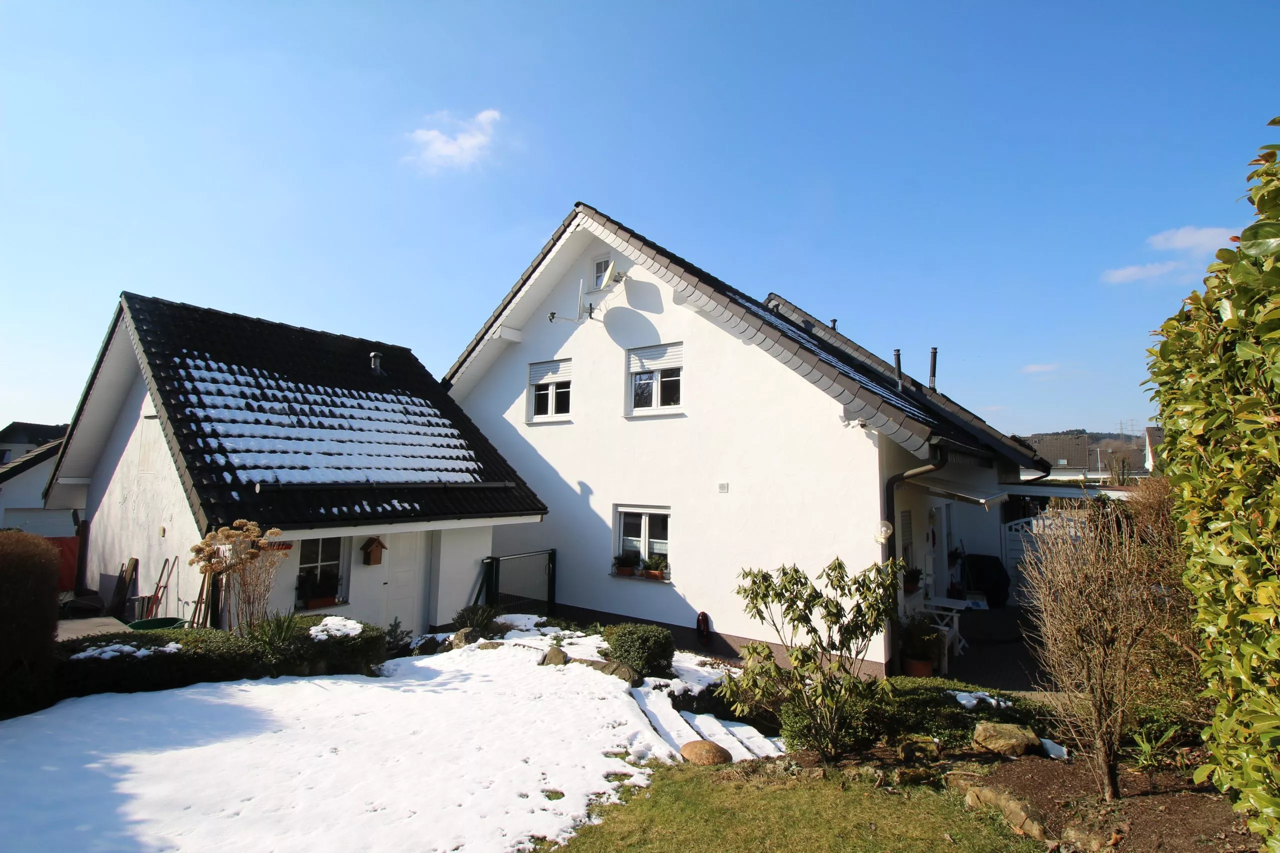 Volksbank immoXperten GmbH & Co. KG - Immobilienangebot - 57439 Attendorn - Attendorn-Ort - Doppelhaushälfte - +++NEU+++Traumhaft für Familien oder Paare! Doppelhaushälfte in ruhiger Lage von Attendorn!