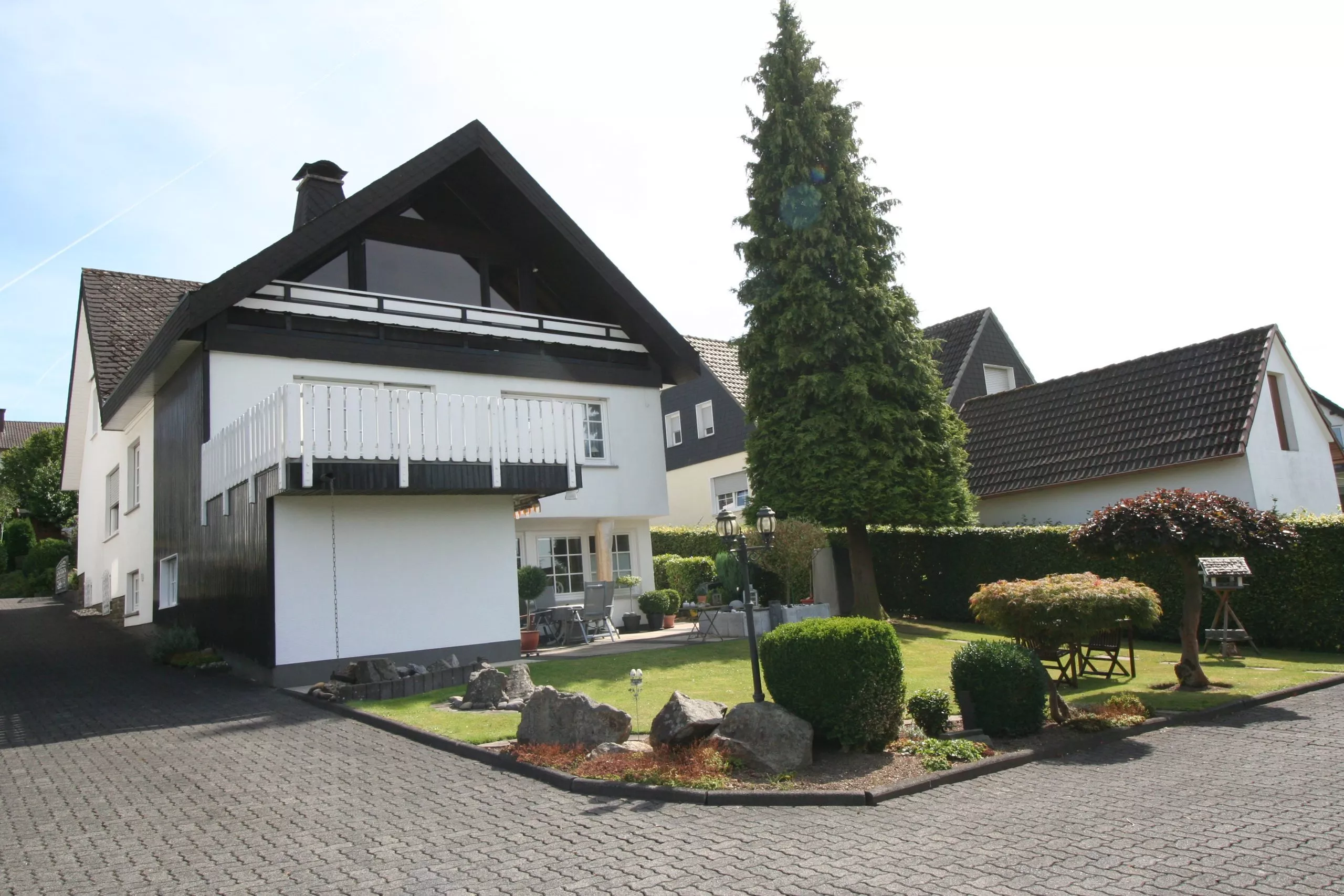Volksbank immoXperten GmbH & Co. KG - Immobilienangebot - 57462 Olpe - Lütringhausen - Häuser - Charmantes Wohnhaus mit Garten in Olpe!