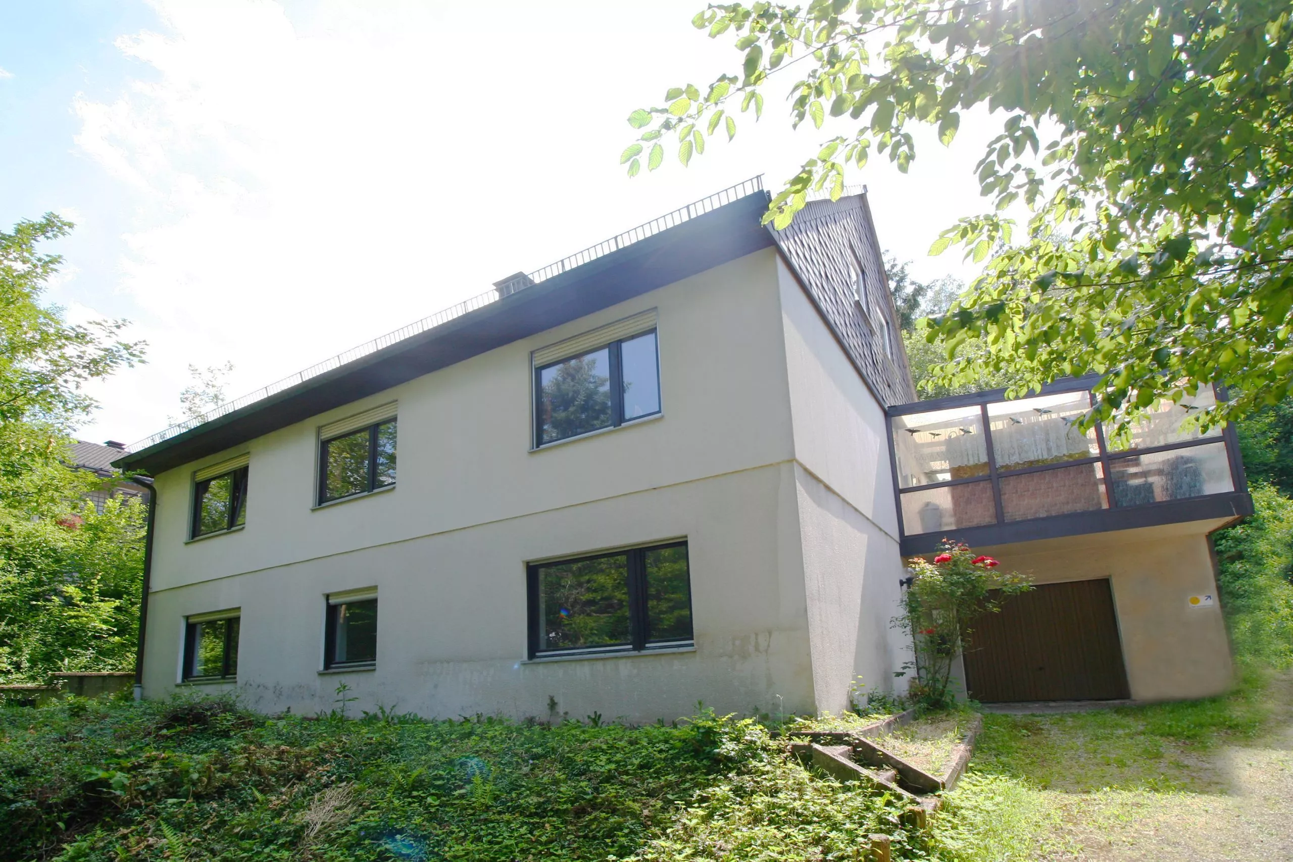 Volksbank immoXperten GmbH & Co. KG - Immobilienangebot - 57413 Finnentrop - Bamenohl - Zweifamilienhaus - Finnentrop-Bamenohl: Anpacken-Einziehen-Wohlfühlen!