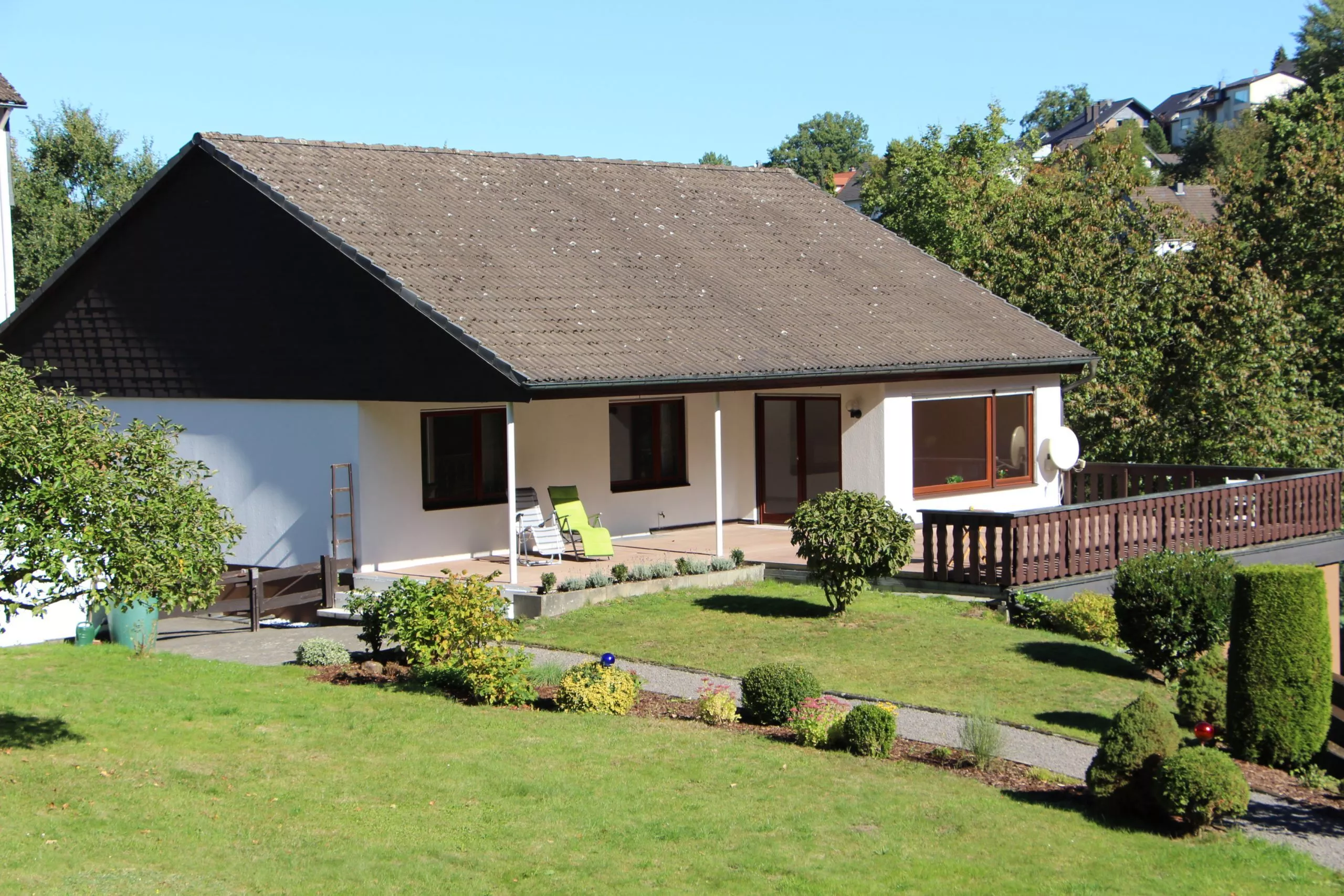 Volksbank immoXperten GmbH & Co. KG - Immobilienangebot - 57439 Attendorn - Attendorn-Ort - Häuser - +++NEU+++Familienwohnhaus mit Gartenparadies in Attendorn!
