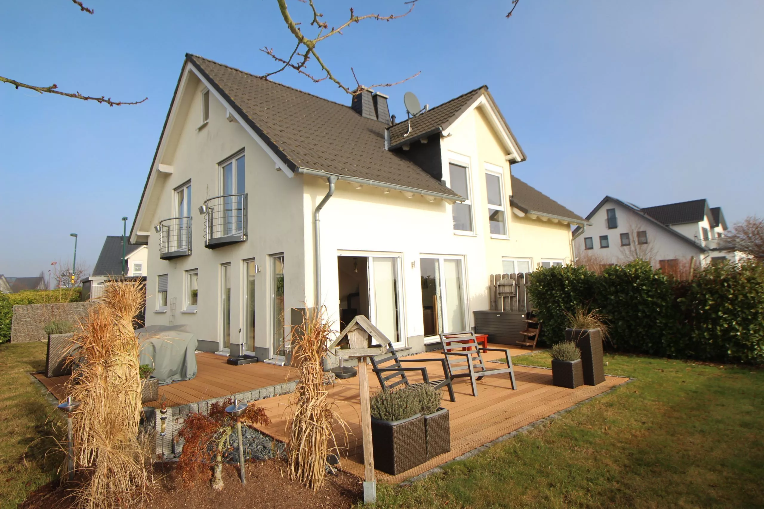 Volksbank immoXperten GmbH & Co. KG - Immobilienangebot - 57439 Attendorn - Biekhofen - Doppelhaushälfte - +++NEU+++Junges Wohnglück - Doppelhaushälfte in Biekhofen!