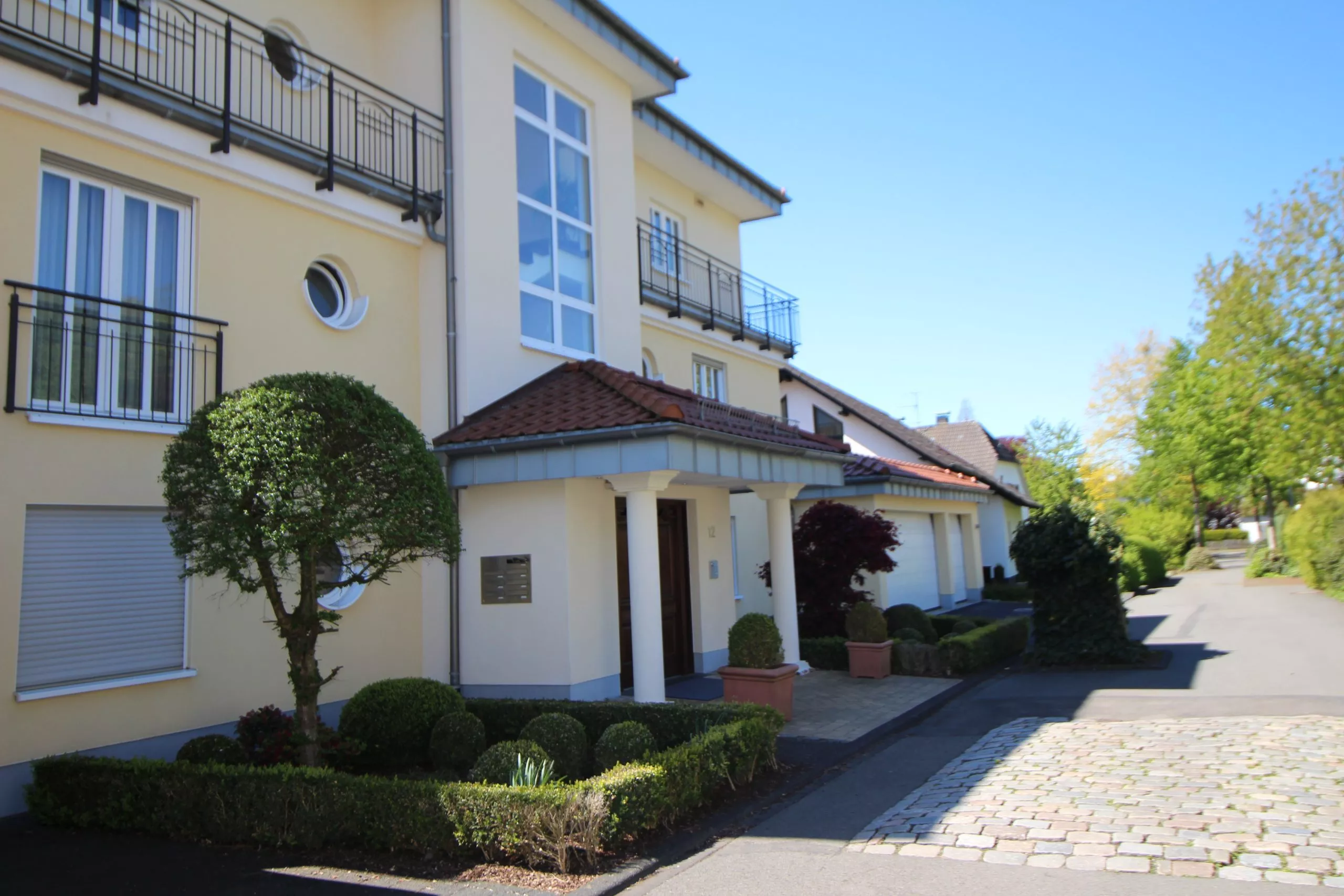 Volksbank immoXperten GmbH & Co. KG - Immobilienangebot - 57439 Attendorn - Attendorn-Ort - Wohnungen - Lichtdurchflutet und barrierefrei! Schöne Mietwohnung mit Terrasse in Attendorn!