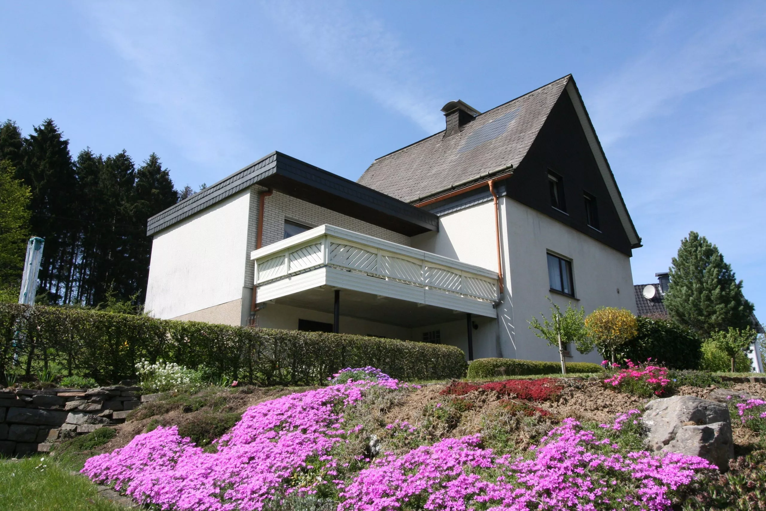 Volksbank immoXperten GmbH & Co. KG - Immobilienangebot - 57482 Wenden - Gerlingen - Häuser - Wohnen im Grünen! Geräumiges Einfamilienhaus in Gerlingen!