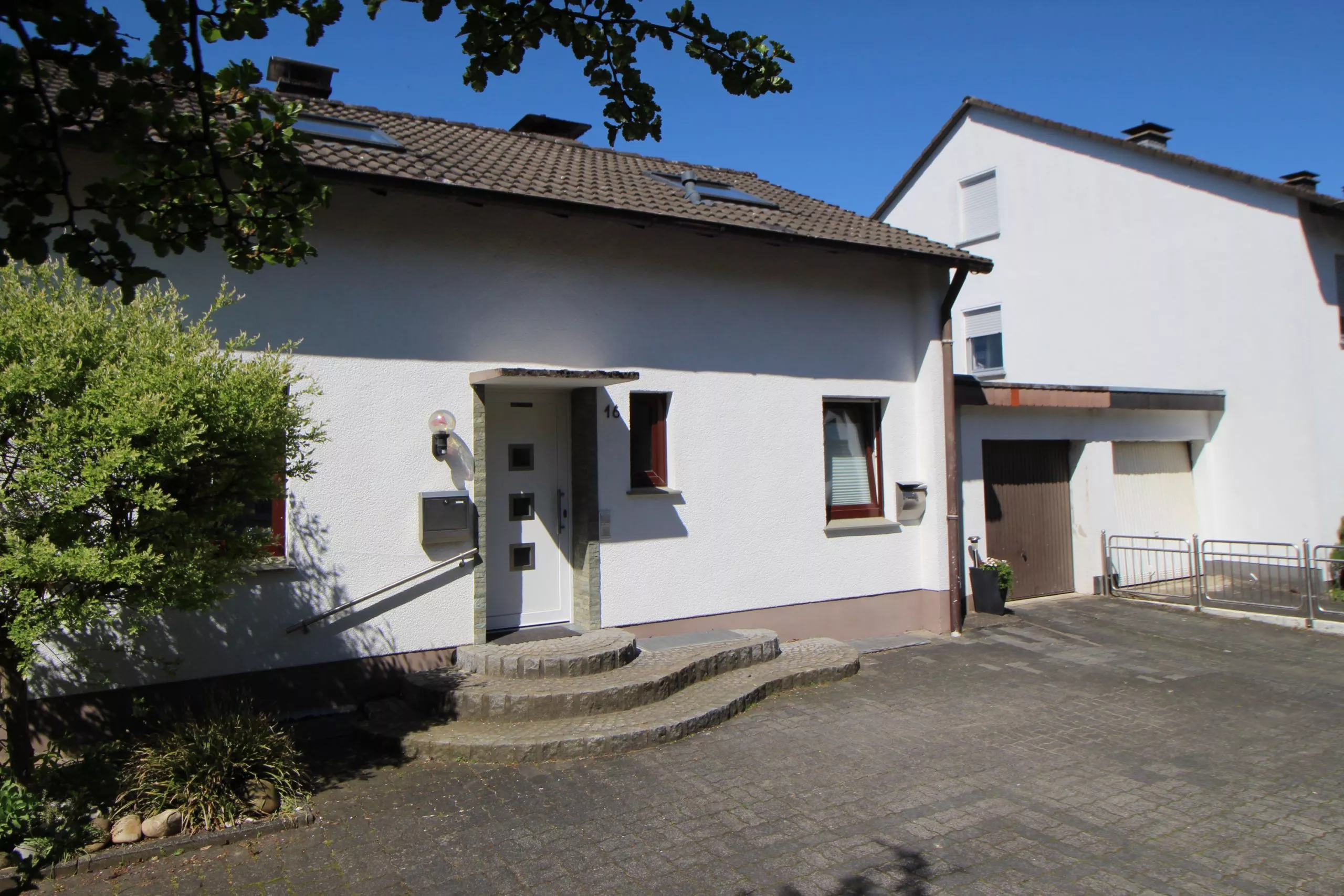 Volksbank immoXperten GmbH & Co. KG - Immobilienangebot - 57439 Attendorn - Attendorn-Ort - Häuser - Ihr Familienzuhause nahe der Attendorner Innenstadt!