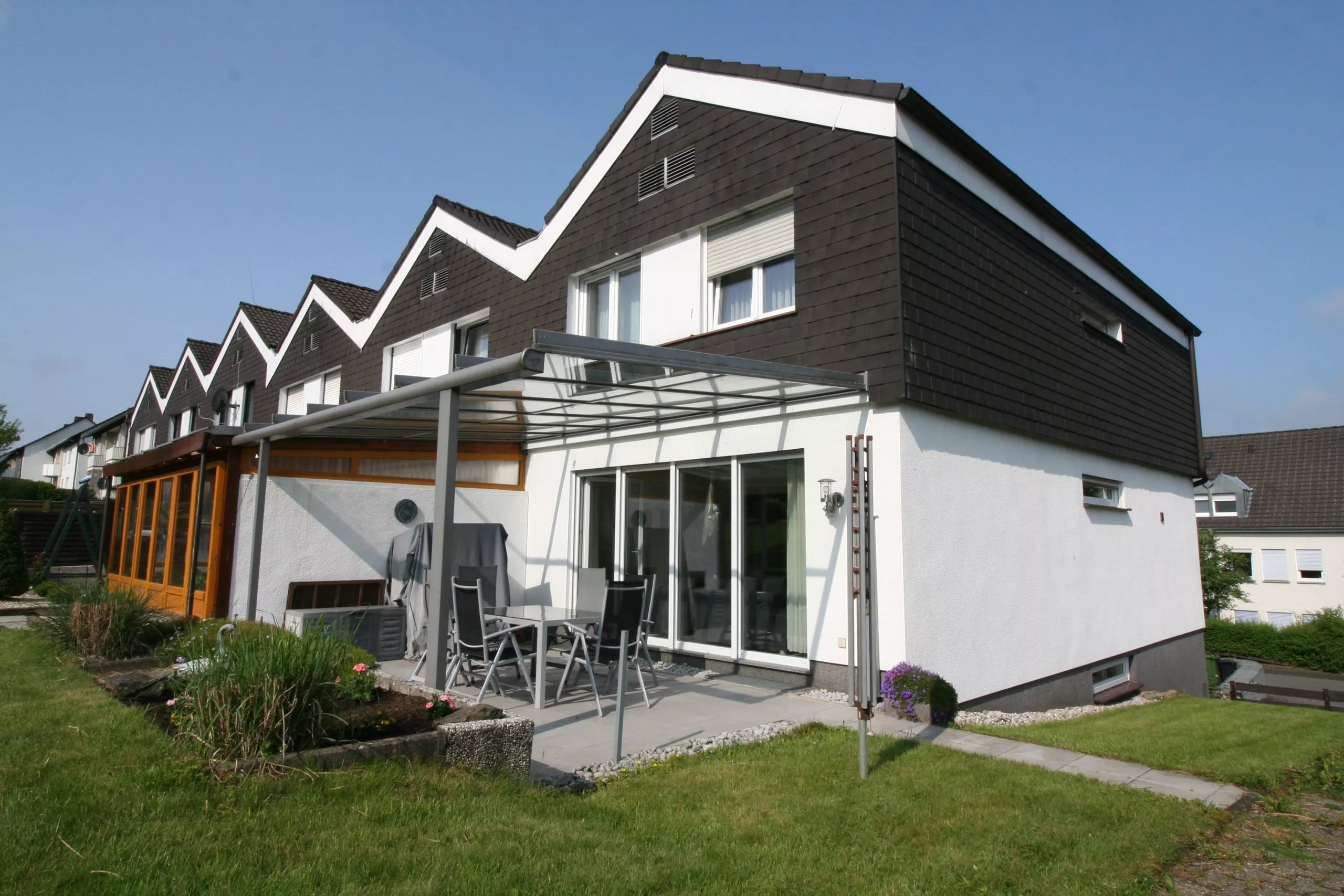Volksbank immoXperten GmbH & Co. KG - Immobilienangebot - 57462 Olpe - Olpe-Ort - Häuser - Haus zur Miete gesucht? Schönes Reihenendhaus in Olpe!