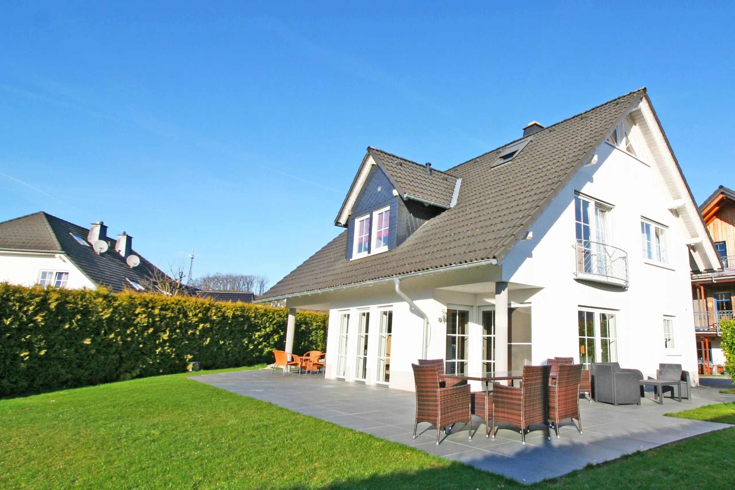 Volksbank immoXperten GmbH & Co. KG - Immobilienangebot - 57413 Finnentrop - Bamenohl - Häuser - Großzügiges und neuwertiges Familienwohnhaus in Finnentrop-Bamenohl!