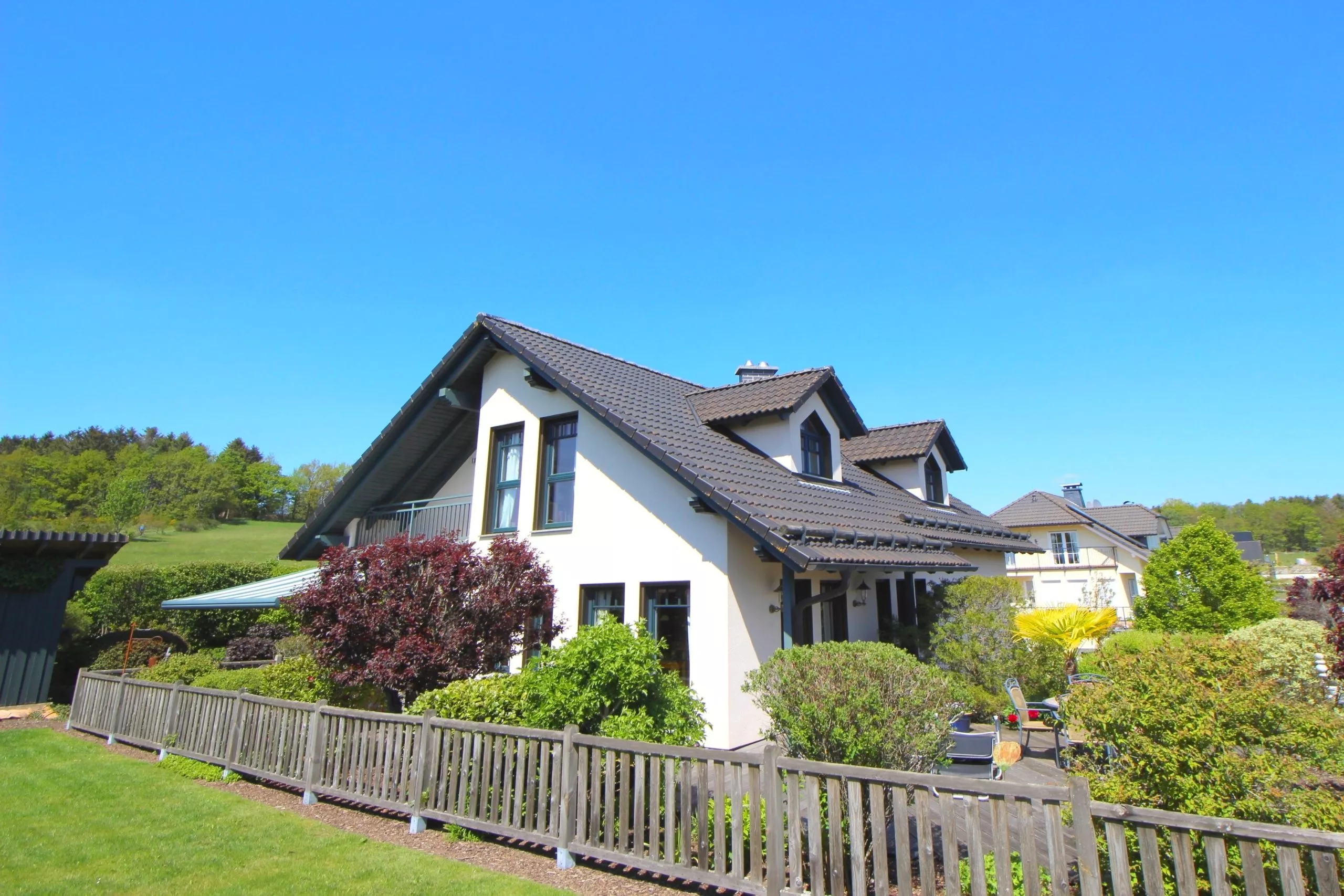 Volksbank immoXperten GmbH & Co. KG - Immobilienangebot - 57482 Wenden - Wenden-Ort - Häuser - Traumhaftes Anwesen mit parkähnlichem Gartengrundstück in Wenden!