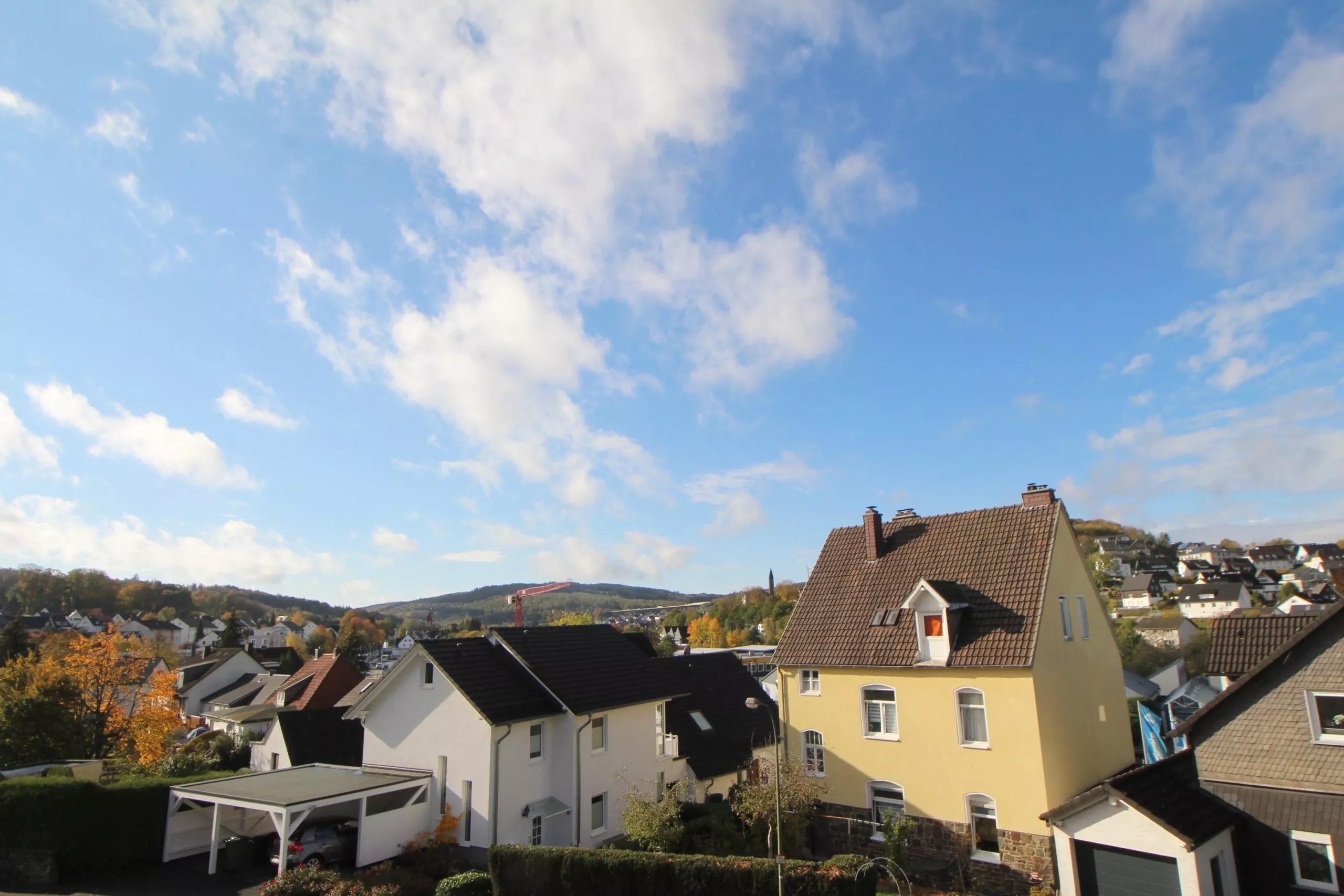 Volksbank immoXperten GmbH & Co. KG - Immobilienangebot - 57462 Olpe - Olpe-Ort - Wohnungen - Tolle Aussicht inklusive! Zentrale Mietwohnung mit Balkon in Olpe!