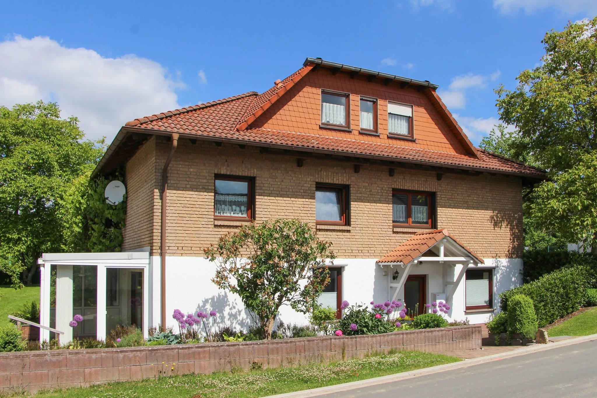 Volksbank immoXperten GmbH & Co. KG - Immobilienangebot - 57482 Wenden - Ottfingen - Häuser - Platz für Kind und Kegel - Familienwohnhaus mit Einliegerwohnung in Ottfingen!