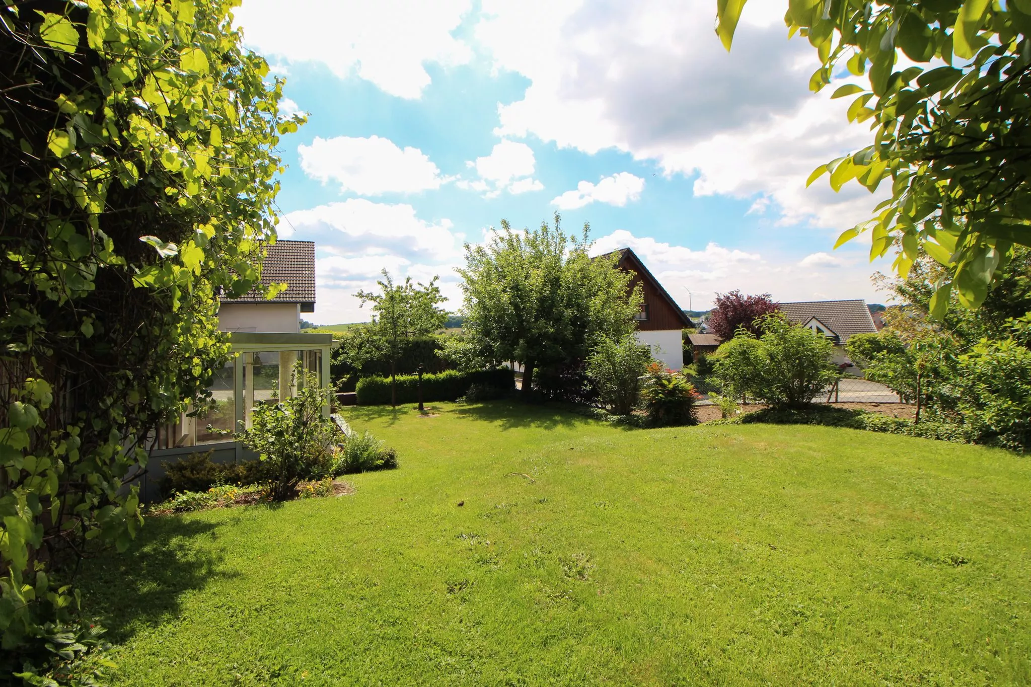 Volksbank immoXperten GmbH & Co. KG - Immobilienangebot - 57482 Wenden - Ottfingen - Häuser - Platz für Kind und Kegel - Familienwohnhaus mit Einliegerwohnung in Ottfingen!