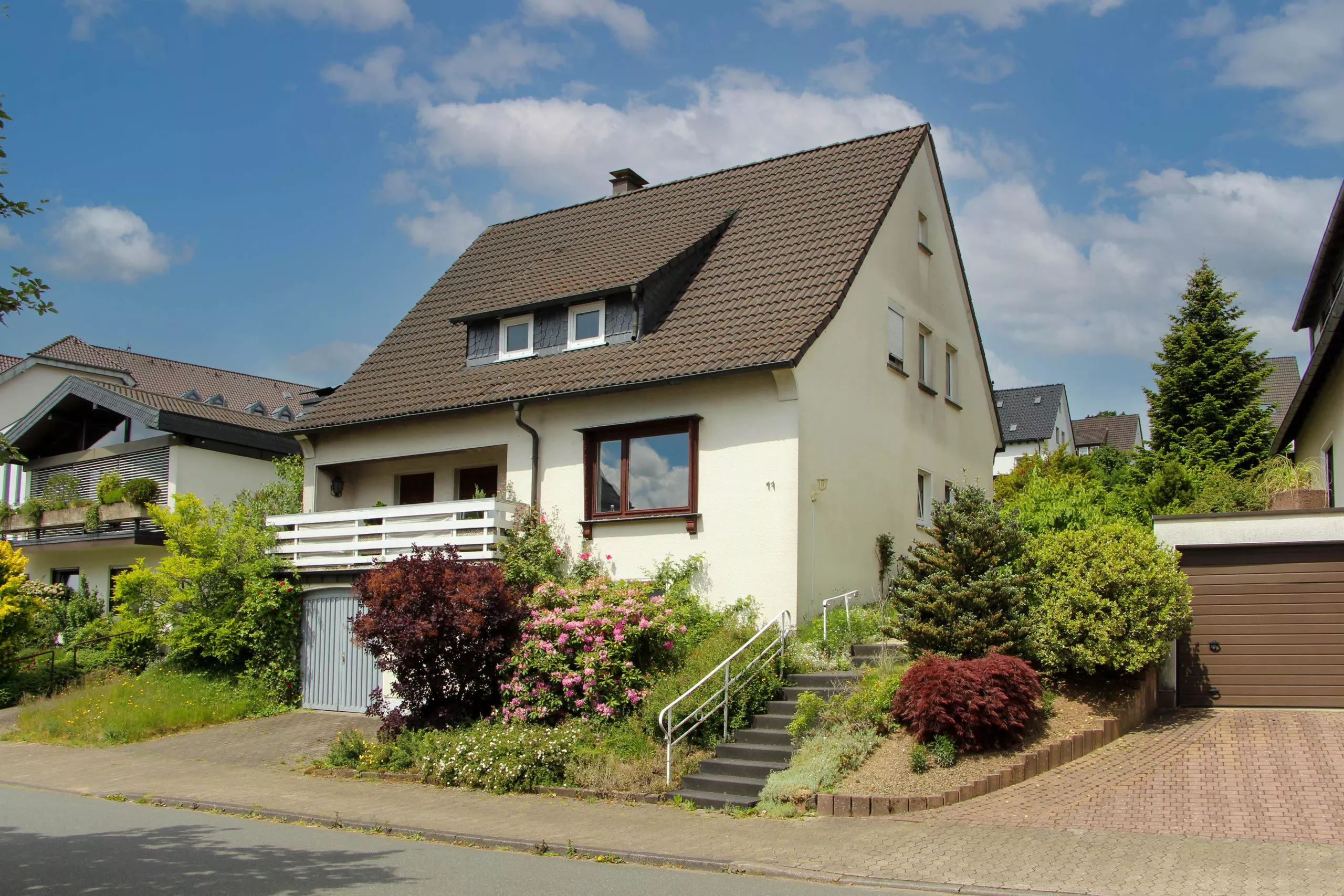 Volksbank immoXperten GmbH & Co. KG - Immobilienangebot - 57462 Olpe - Olpe-Ort - Häuser - Wohnen am Imberg! - Haus der vielen Möglichkeiten, mitten in Olpe!