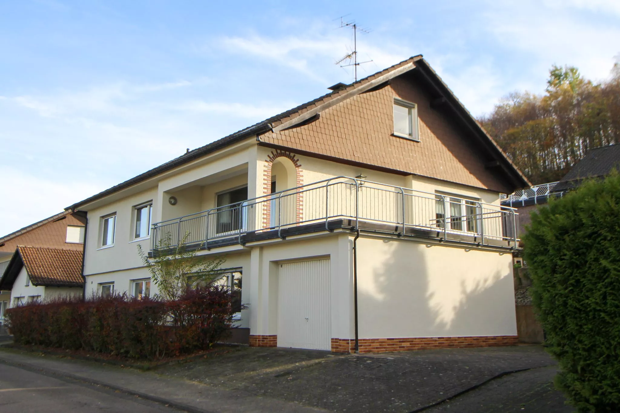 Volksbank immoXperten GmbH & Co. KG - Immobilienangebot - 57462 Olpe - Oberveischede - Häuser - Raumwunder mit integriertem Sparschwein!