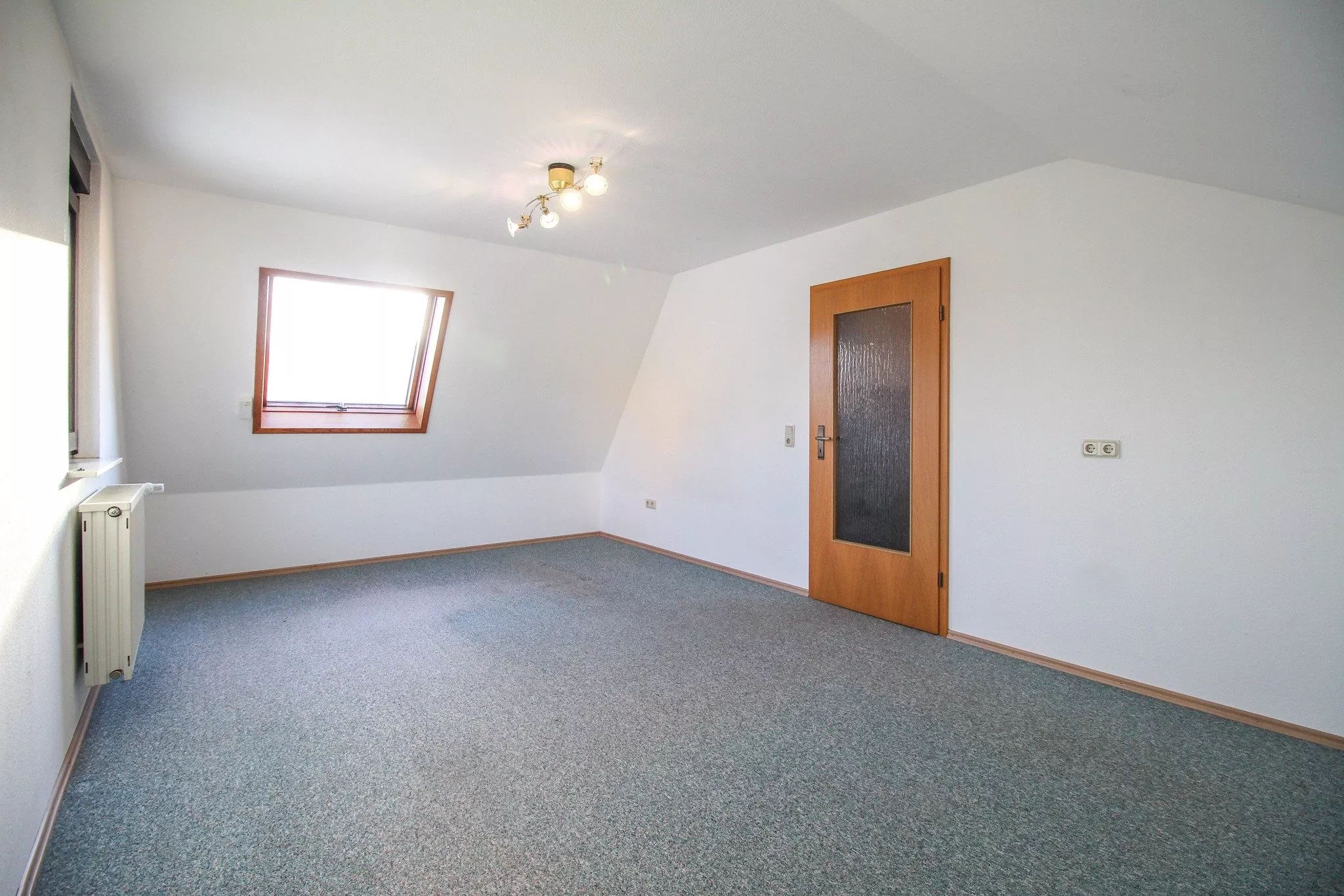 Volksbank immoXperten GmbH & Co. KG - Immobilienangebot - 57413 Finnentrop - Rönkhausen - Häuser - Raumwunder mit Perspektive für Familien!