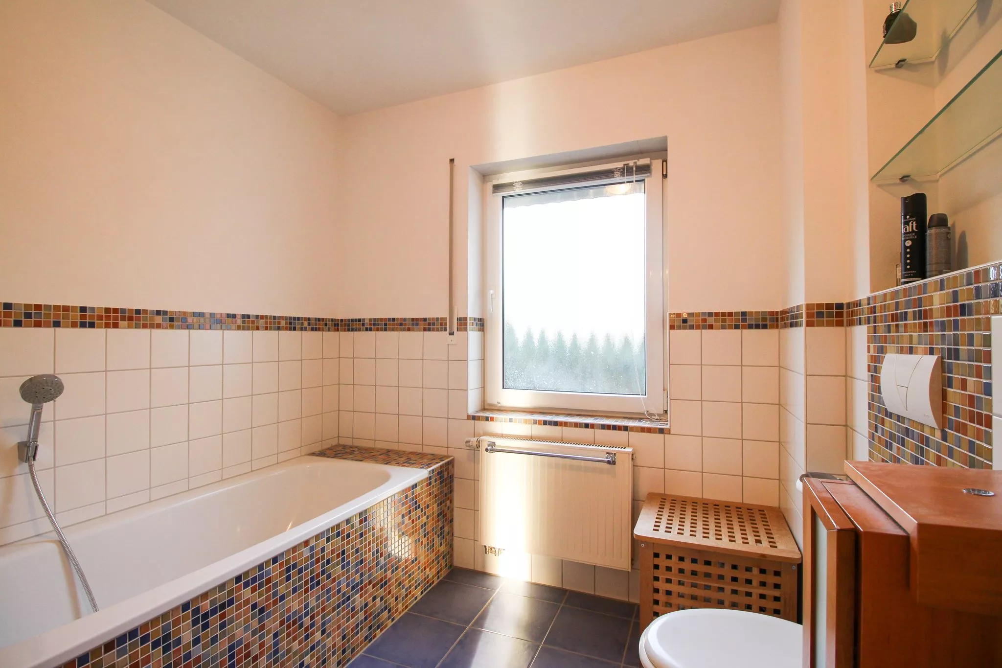 Volksbank immoXperten GmbH & Co. KG - Immobilienangebot - 57462 Olpe - Olpe-Ort - Wohnungen - Olpe-Stadt! Eigentumswohnung mit Privatsphäre und Weitblick!