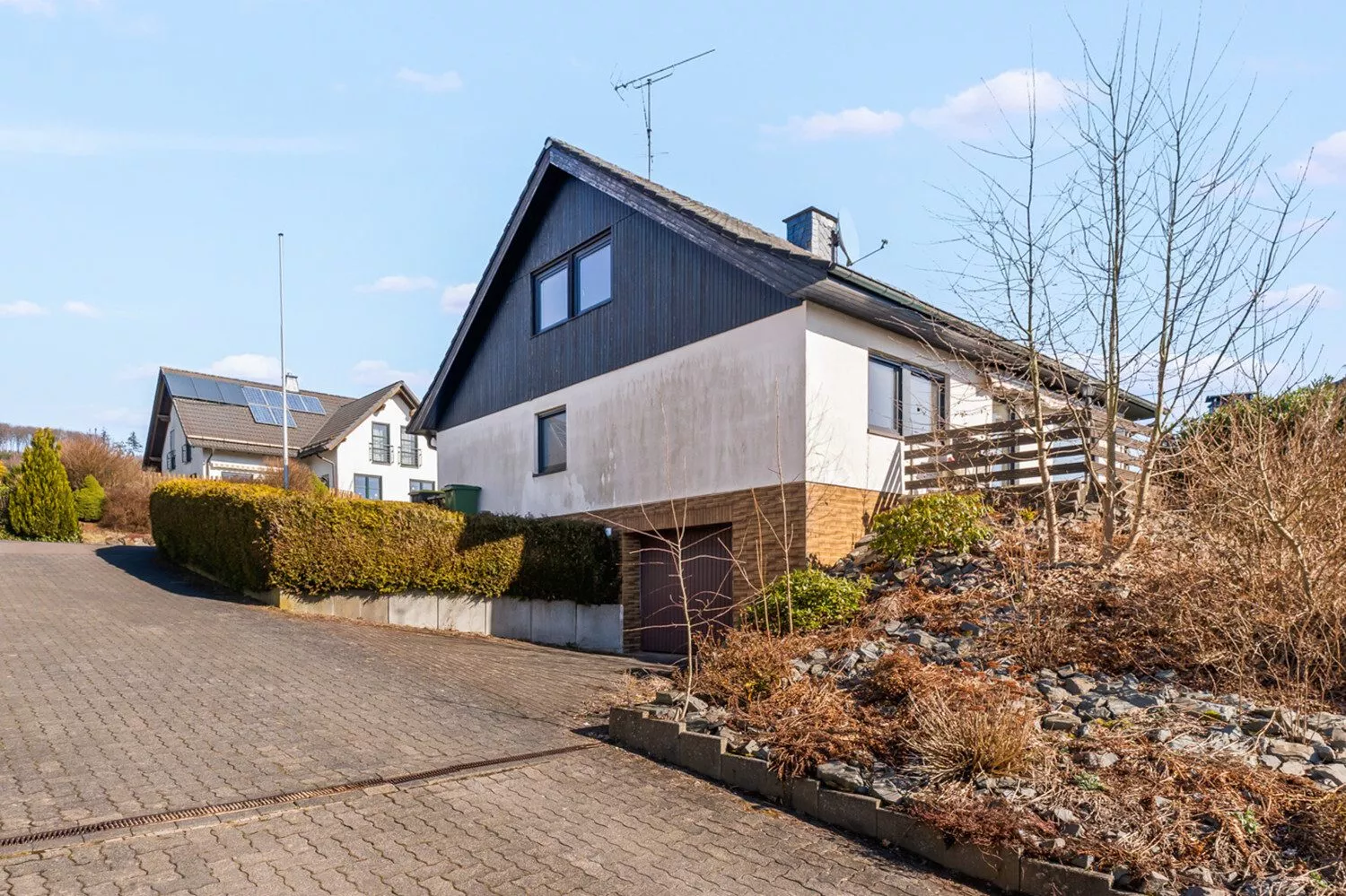 Immobilienangebot - Wenden - Alle - Handwerker gesucht: Einfamilienhaus mit Ausbaumöglichkeiten!