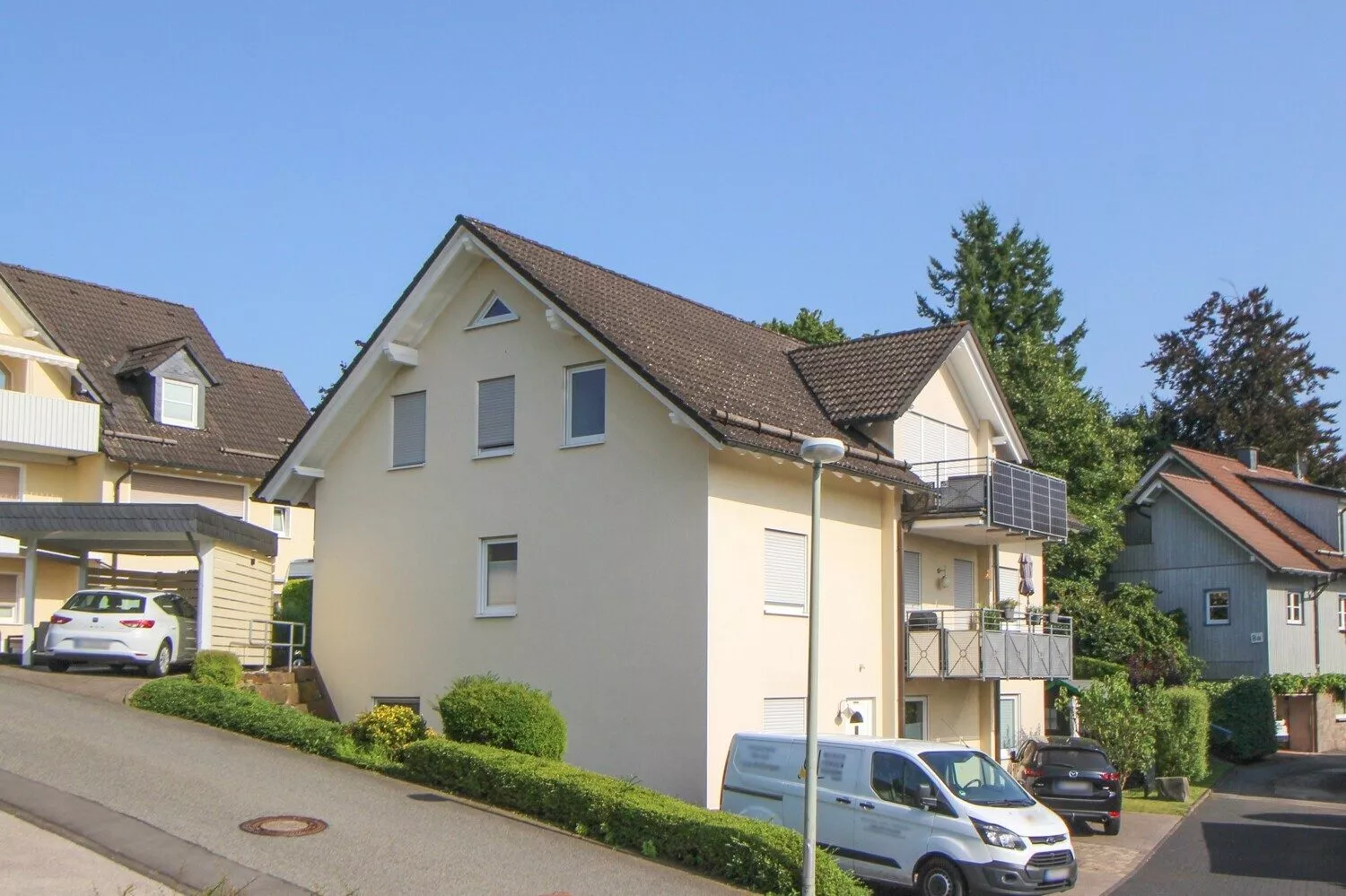 Immobilienangebot - Finnentrop - Alle - Weitblick über Heggen! - Großzügige Mietwohnung in ruhiger Lage!