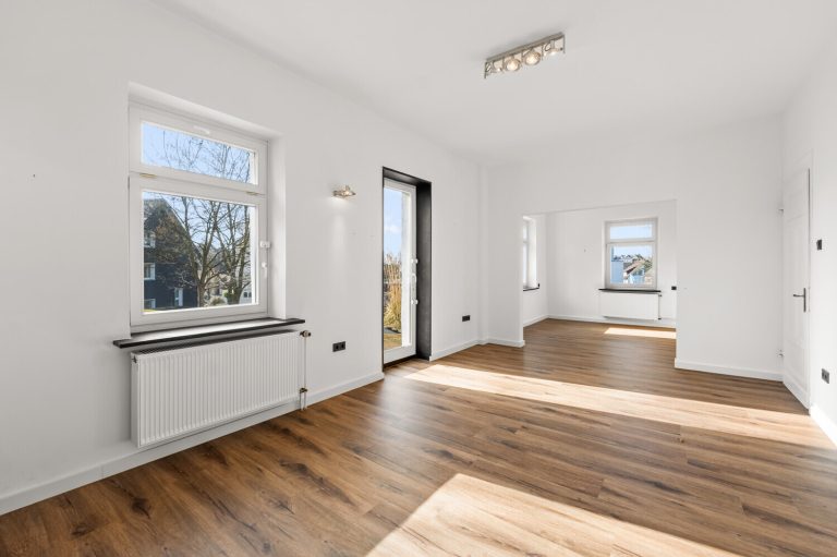 Immobilienangebot - Olpe - Alle - Stilvoll, zentral, einzigartig: Hochwertig modernisiertes Stadthaus "An der Eichhardt" in Olpe!