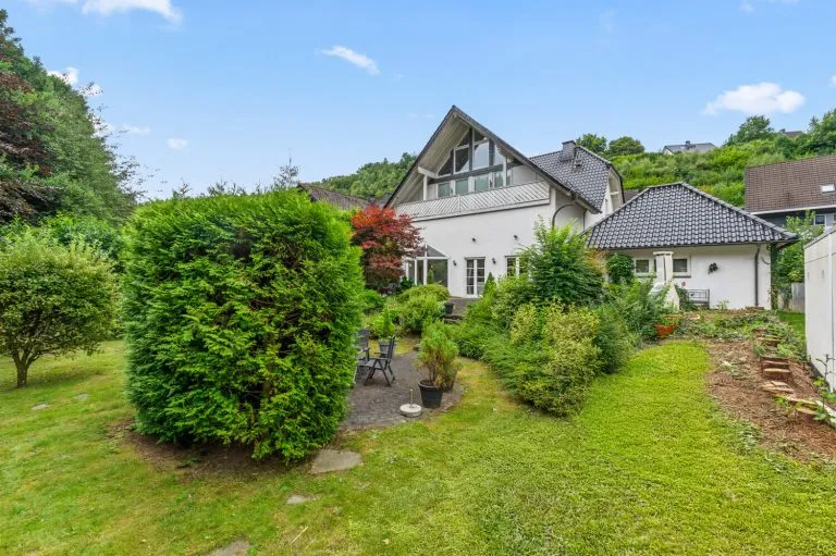 Immobilienangebot - Olpe - Alle - Großzügiges Anwesen in Olper Stadtnähe!
