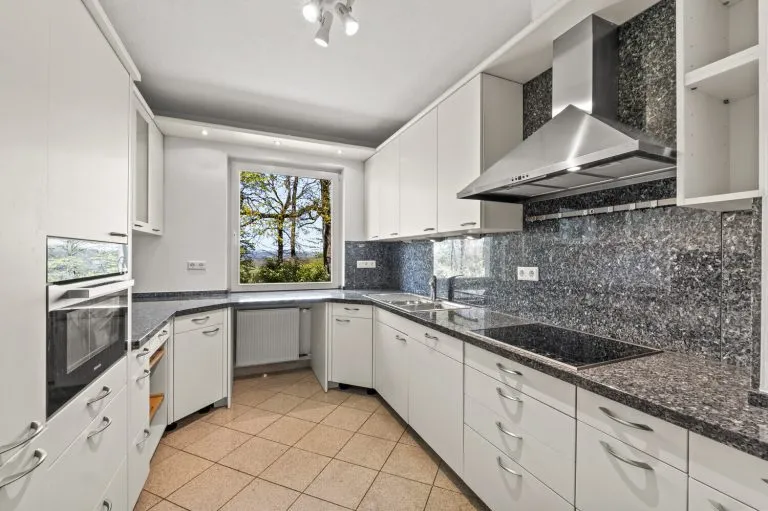 Immobilienangebot - Olpe - Alle - Wohnhaus in Alleinlage: Private Zufahrt, großes Grundstück und vielseitige Nutzungsmöglichkeiten!