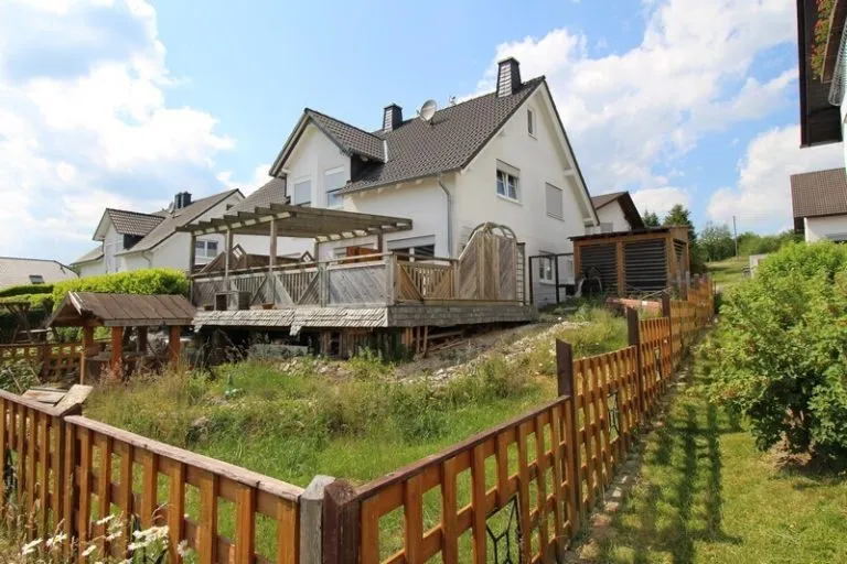 Immobilienangebot - Alle - *NEU*: Verkauf gegen Gebot - Eigentümerzustimmung vorbehalten - Doppelhaushälfte in Ennest!