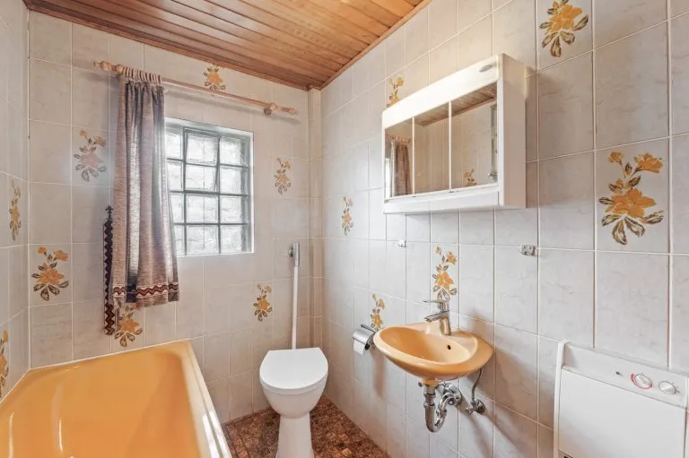 Immobilienangebot - Wenden - Alle - Viel Platz für Ihre Wohnideen: Familienhaus für Handwerker und Renovierer!