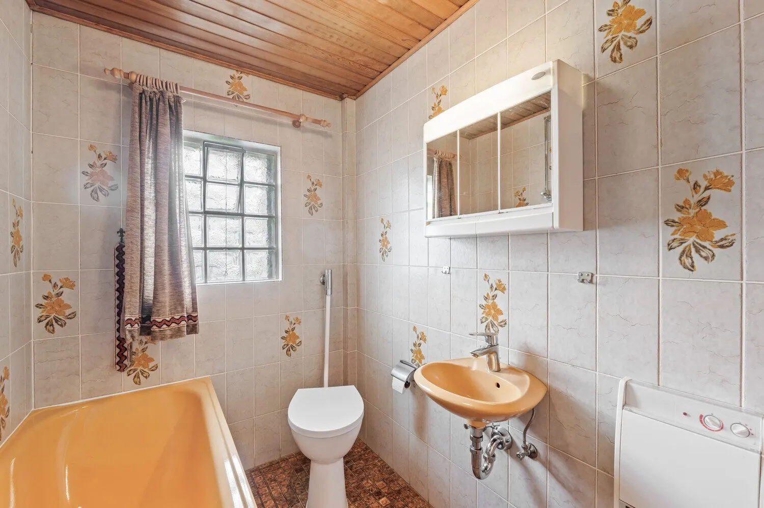 Immobilienangebot - Wenden - Alle - Viel Platz für Ihre Wohnideen: Familienhaus für Handwerker und Renovierer!