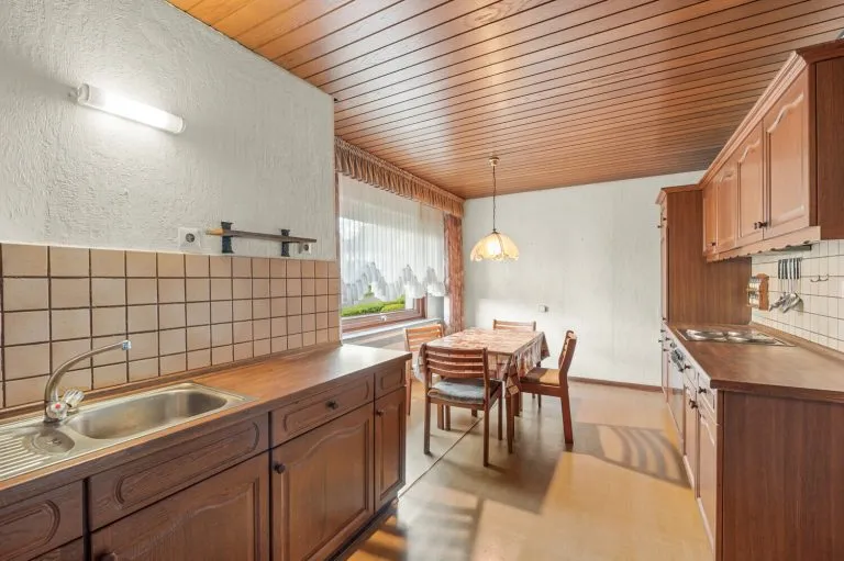 Immobilienangebot - Wenden - Alle - Viel Platz für Ihre Wohnideen: Familienhaus für Handwerker und Renovierer!