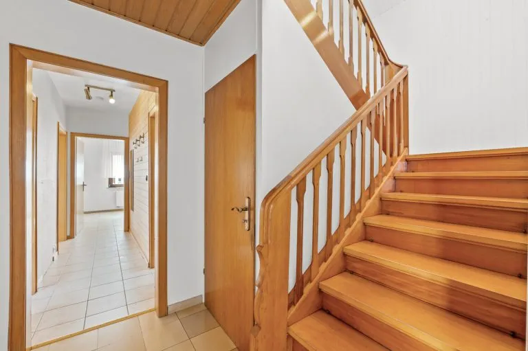Immobilienangebot - Wenden - Alle - Familienfreundliche Haushälfte in ruhiger Lage von Gerlingen!