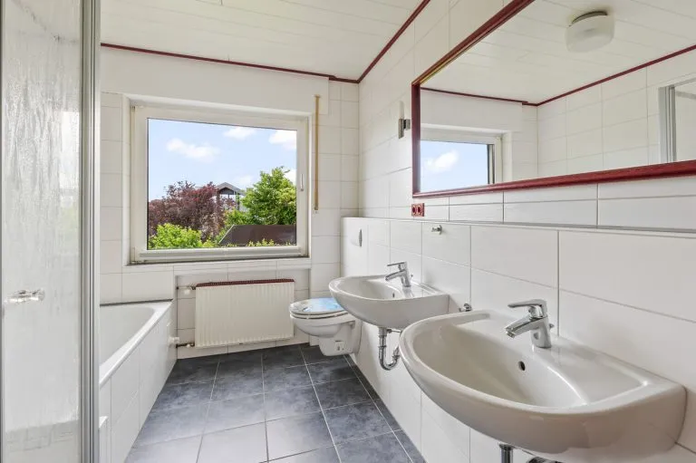 Immobilienangebot - Alle - Reihenendhaus in Olper Bestlage: Stadtblick, Privatgarten und Doppelgarage!