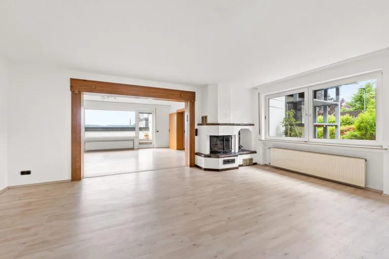 Immobilienangebot - Alle - Reihenendhaus in Olper Bestlage: Stadtblick, Privatgarten und Doppelgarage!