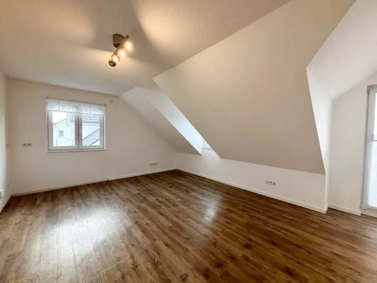 Immobilienangebot - Alle - Exklusive Dachgeschosswohnung mit traumhaftem Weitblick!