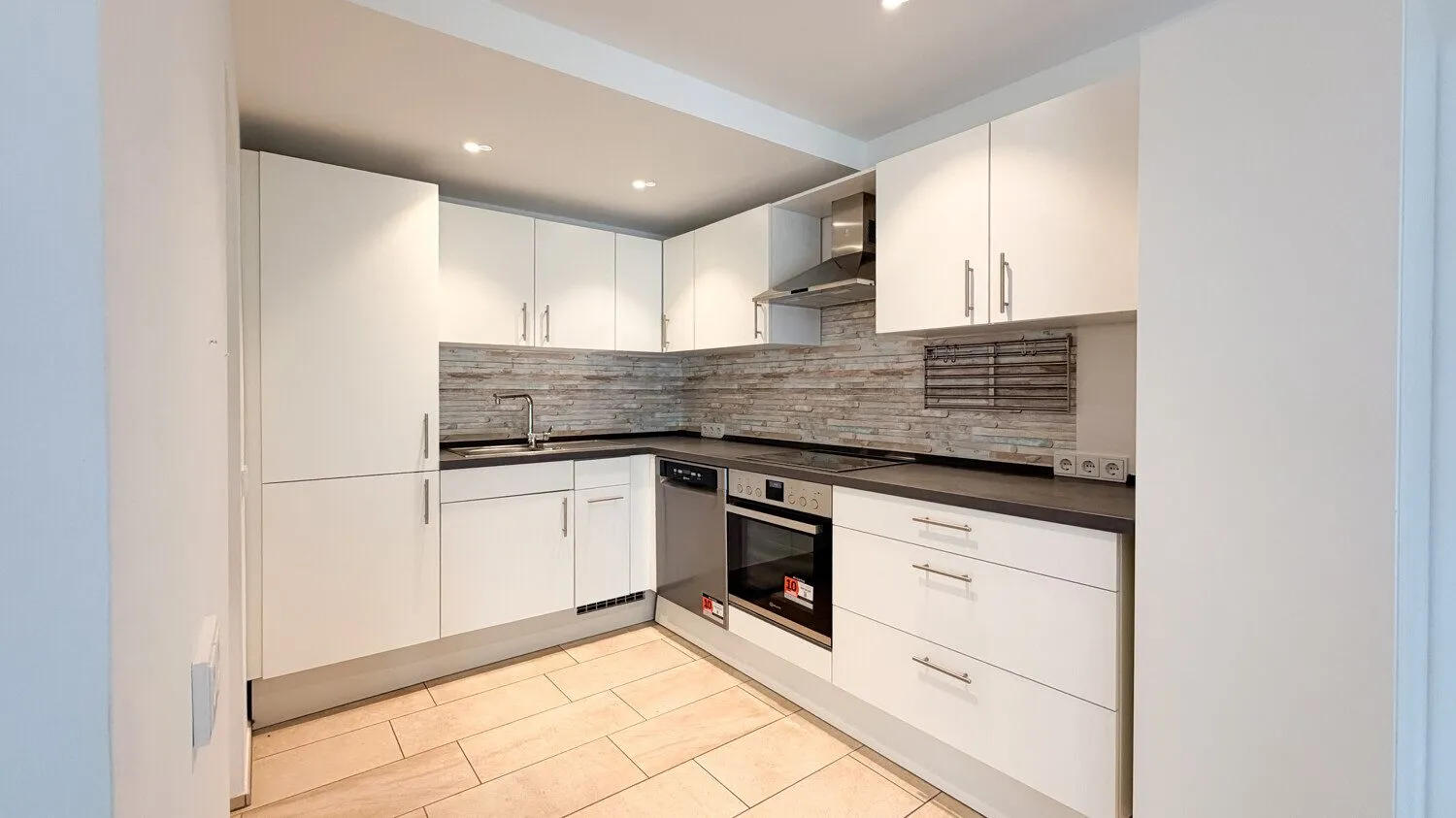 Kochen und genießen! Immobilienangebot - Alle - Ab sofort verfügbar – Großzügige Wohnung mit großer Terrasse in Olper Bestlage!