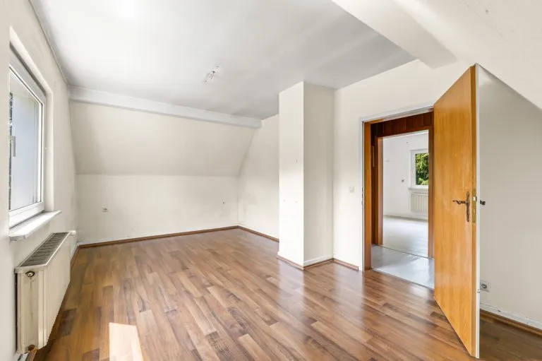 Immobilienangebot - Alle - Fußläufig zur Innenstadt – Wohnhaus mit privatem Garten und viel Platz für die ganze Familie!