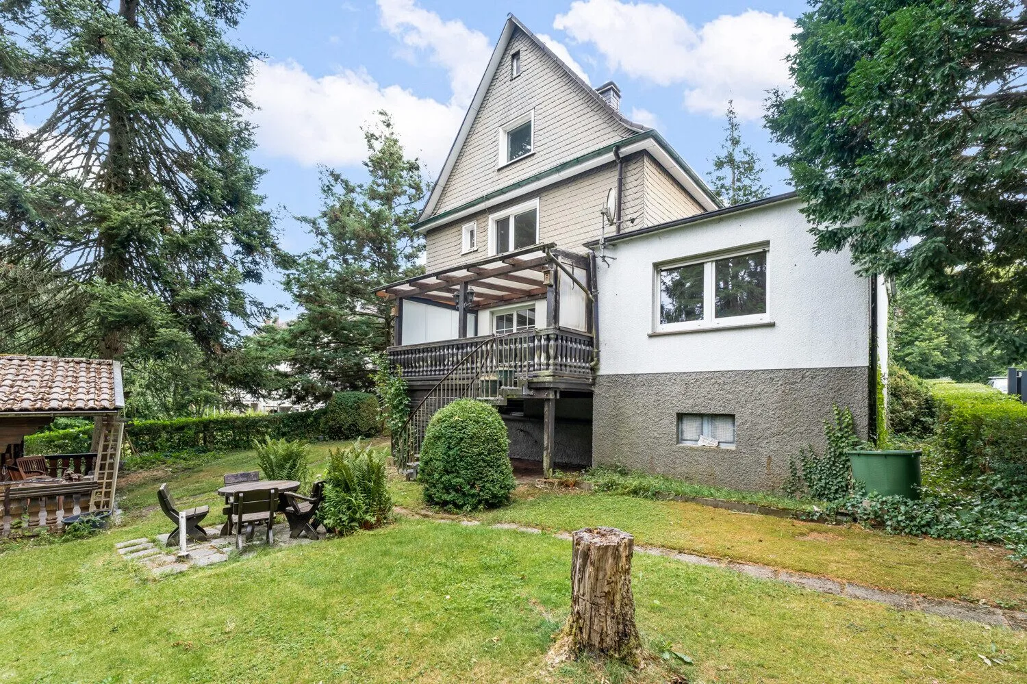 Privater Garten! Immobilienangebot - Alle - Fußläufig zur Innenstadt – Wohnhaus mit privatem Garten und viel Platz für die ganze Familie!