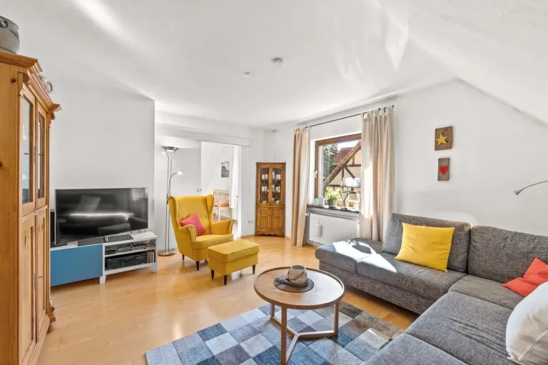 Immobilienangebot - Wenden - Alle - Großzügiges Wohnhaus mit Einliegerwohnung und traumhaft großem Garten in Hünsborn!