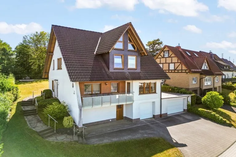 Immobilienangebot - Wenden - Alle - Wohnhaus mit Einliegerwohnung und großem Garten in Hünsborn!