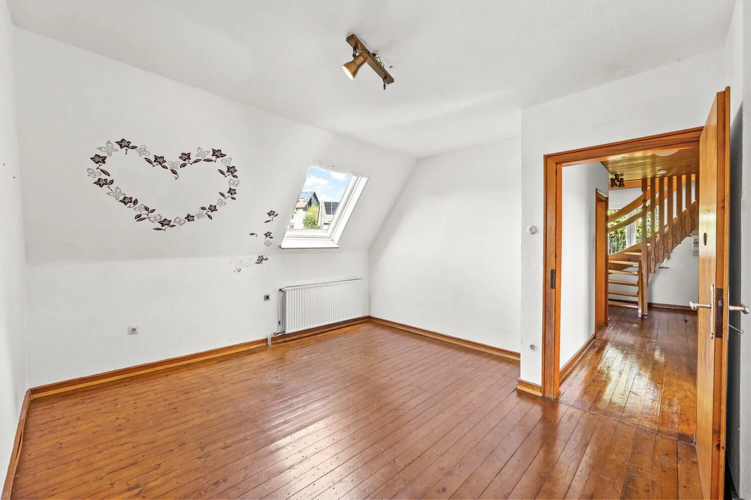 Persönlicher Rückzugsort! Immobilienangebot - Wenden - Alle - Ihr neues Zuhause in Hünsborn: Solide, bezugsbereit und mit zusätzlichen Garagen!