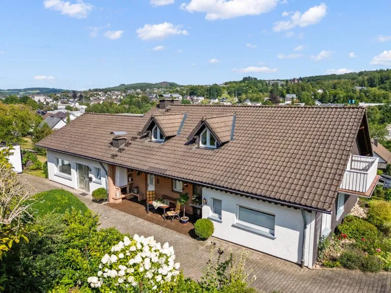 Immobilienangebot - Olpe - Alle - Zum Einzug bereit - Großzügig Wohnen mit Aussicht über Rüblinghausen!