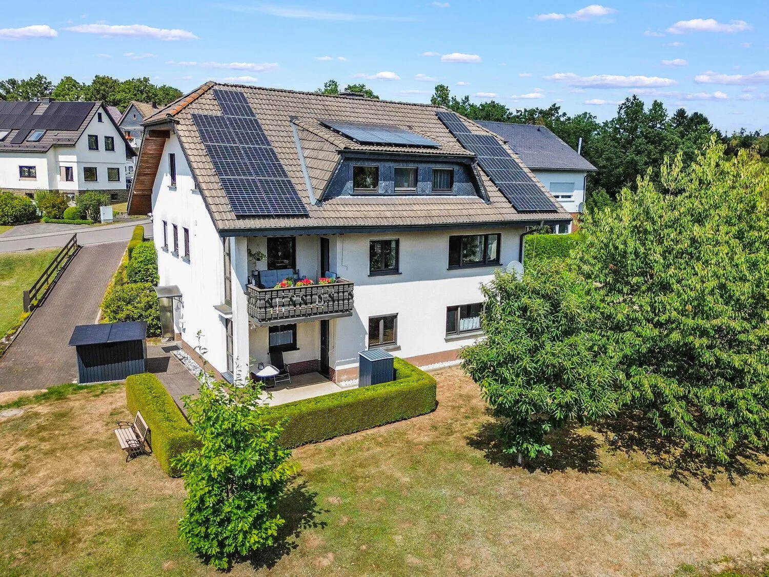 Sonniges Gartengrundstück! Immobilienangebot - Wenden - Alle - Einziehen und Wohlfühlen: Wohnhaus mit Einliegerwohnung in Rothemühle!